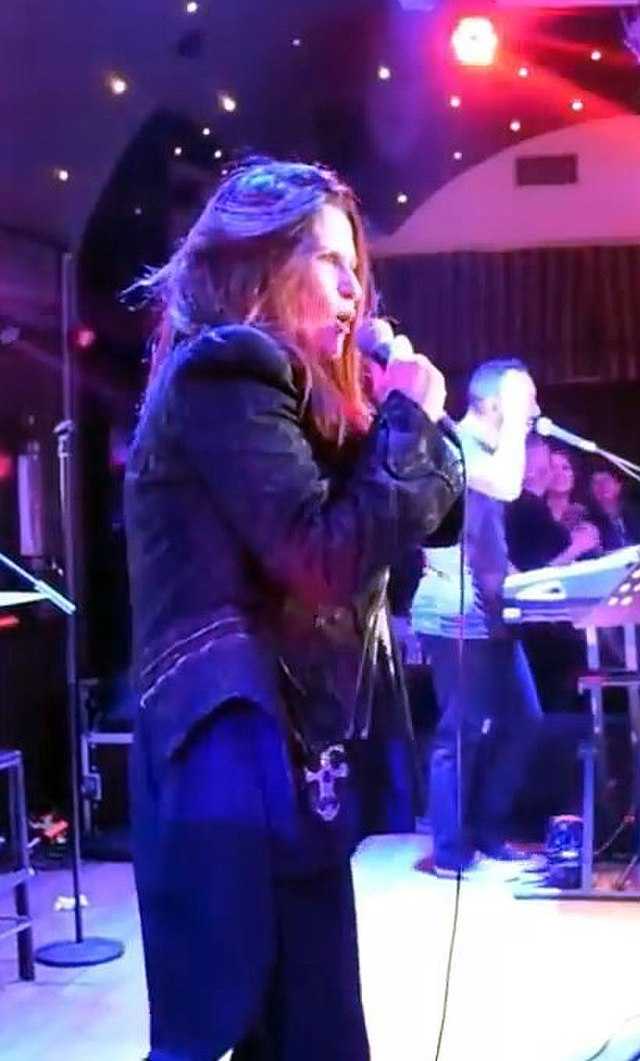 Polina (Greek singer) - Wikiwand