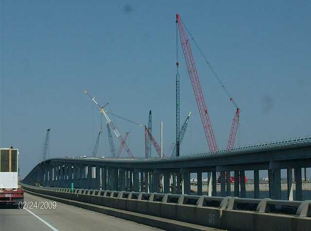 I-10 Twin Span Bridge - Wikiwand